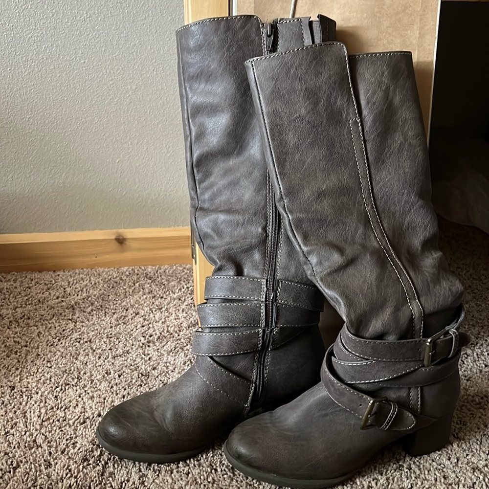 Knee high Boots